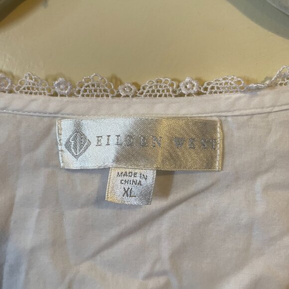 Eileen West Short Sleeve Cap Gown - Picture 2 of 7